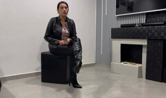 Tiredness and dominance, Goddess Kahina dictates the rules to her slave