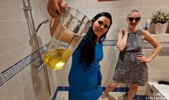 Mallorca piss Special: Double portion of piss in the bathroom POV