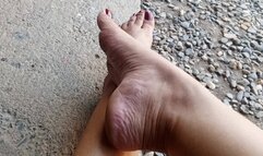 Enjoy my pronounced arches and wrinkled soles of feet (3)