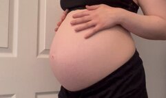 9 months pregnant stripping and masturbating