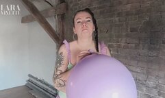 Blowing & Bouncing lilac balloon - Ride to Pop