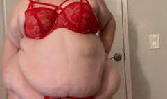 SSBBW Kayla Peach Tries on Clothes and Weighs In