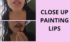 CLOSE UP PAINTING LIPS