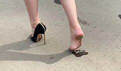 Aliona lost her sexy shoe, one shoe walking, dirty barefoot, lost high heels walking