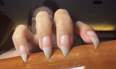 Nail Goddess ripping your eyes out with natural nails