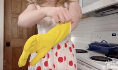 Housewife Gets Naughty w Rubber Gloves WMV