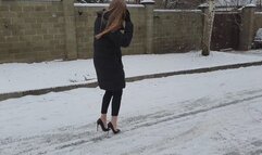 Italian high heels pumps vs very slippery ice, high heels on ice, sliding high heels on ice