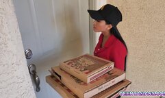 Delivery gurl fuck by horny stepsiblings