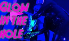 Glow in the Hole with Lady Valeska @mazmorbidfetish #fisting #anal