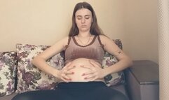 Pregnant pervert fucks her belly button