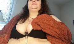 BBW Plays with Herself