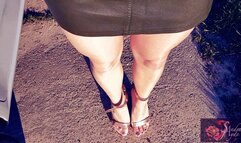 Sandra Jayde 16-04-22 Legshow and crossed legs fetish in shiny nylon (1080p)