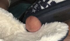 Fluffy Slipperjob Footjob * Black Slippers