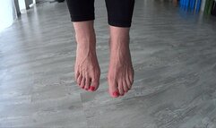 Hanging feet veins inflation 2 (T)