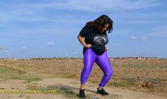 Fat brunette pe in her plum tights outdoor and make a big puddle of pee in the dust