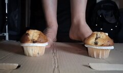 Italian girlfriend - cupcakes crush fetish barefoot