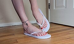 Sexy Flip Flop Dangling (4K - UHD 2160p MP4)