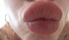 CROOKED THICK BEIGE LIPS!MP4