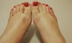 Mistress Catrina Pawsin - home foot spa treatment for my small feet part 1