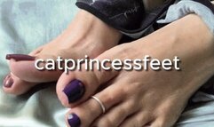 Loud 'toe close-up' orgasm, purple toes, high arches, volume up