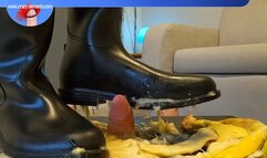 Banana cock crush - Zertretener Bananen Schwanz #Riding boots #Crushing #Trampling #Banana #Bootjob #extreme