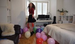 Saskia heel pops many many baloons