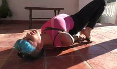 Maya Homerton - New Outdoor Hogtie Escape Challenge for the spanish Yoga Instructor - Full Clip wmv SD