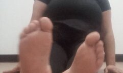 MeatFeet32 showing her tits and soles