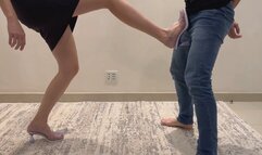 Methods of kicking the balls self-defense