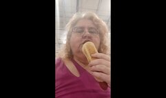 Gobble up a Hotdog After Shopping in This Big Store! wmv