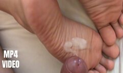 He fucked my wrinkled soles while I rested! (MP4 VIDEO)