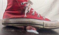 A Shoejob in well worn and dirty Converse Sneakers - Tramplegirl squeezes the cum out of his dick with her red chucks - slavecam only - 4k