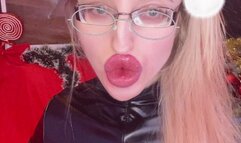 Worship my Christmas Lips!