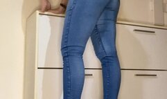 Farting in Jeans and high-heels