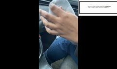 Delicious Airs out feet in car again to drivers dismay
