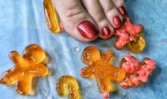 Crush jelly figures with your feet, hands, and buttocks