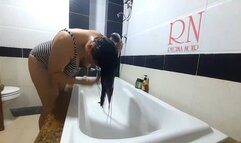 Shower Voyeur camera Nude Regina Noir in the shower washes her hair