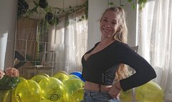 Looner - 028 - Teasing & popping 10 Balloons