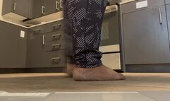 Kitchen feet scratches