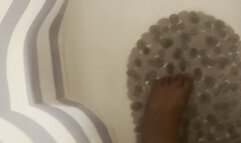 Shower Feet cleaning