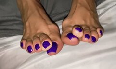 OVERLAPPED PURPLE TOES - HD