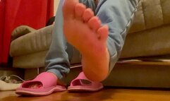 WRINKLED WIDE SOLES MEATY RED TOES CHUBBY ASIAN