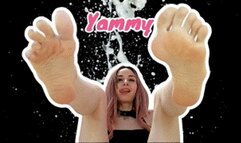 25 FHD BIG FEET 8 ( foot fetish, foot virgin, upclose, worship, soles, wrinkled, wiggling, spreading, foot play, cleavage, rubbing, goddess, queen, barefoot, long toes)