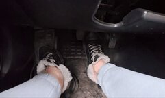 Automatic car driving in winter sneakers R