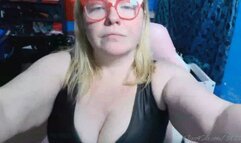 Camshow: Red Shiny Miniskirt Orgasm