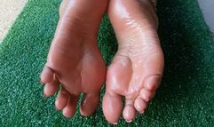 Luscious soles, perfect legs, big ass (2)