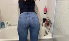 desperate to do pee in jeans