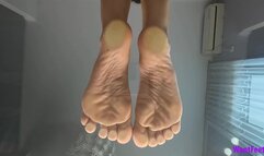 Wrinkly Soles on Glass - 4K MP4