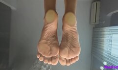 Wrinkly Soles on Glass - HD MP4